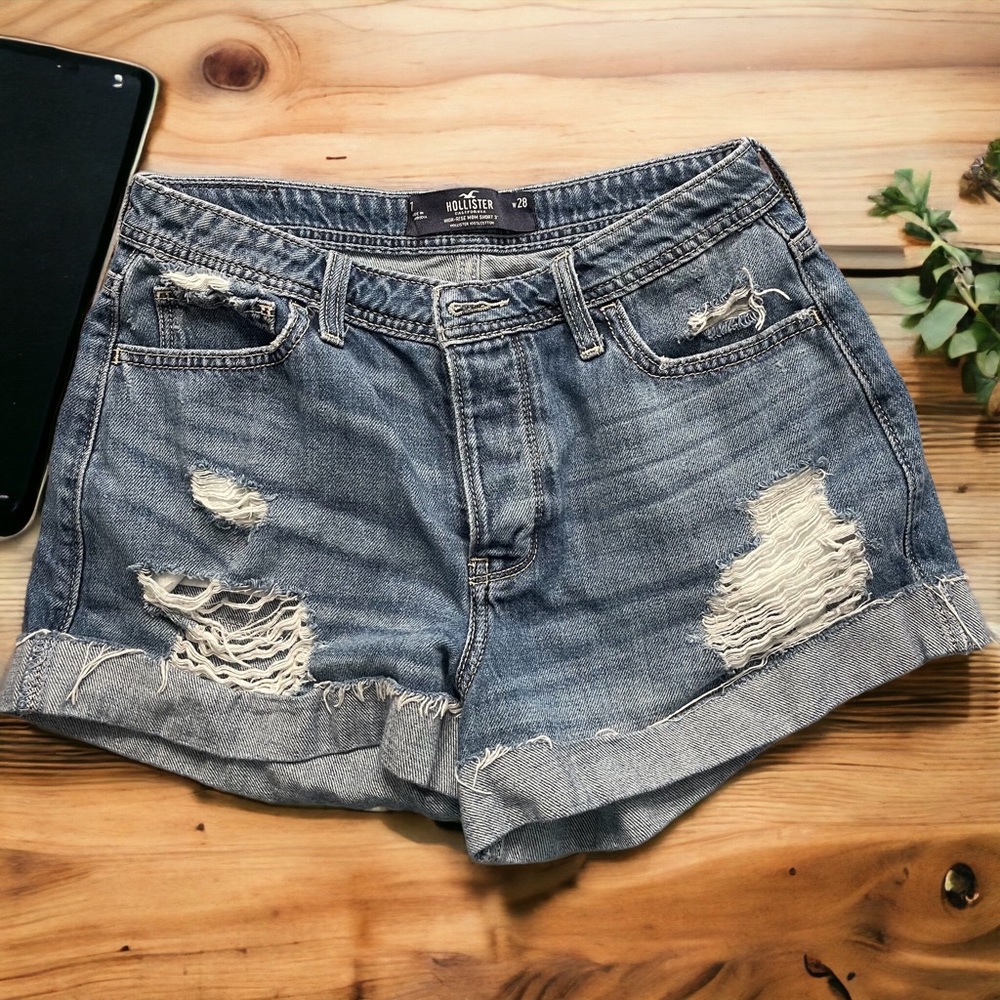 Hollister High-Rise Mom Shorts